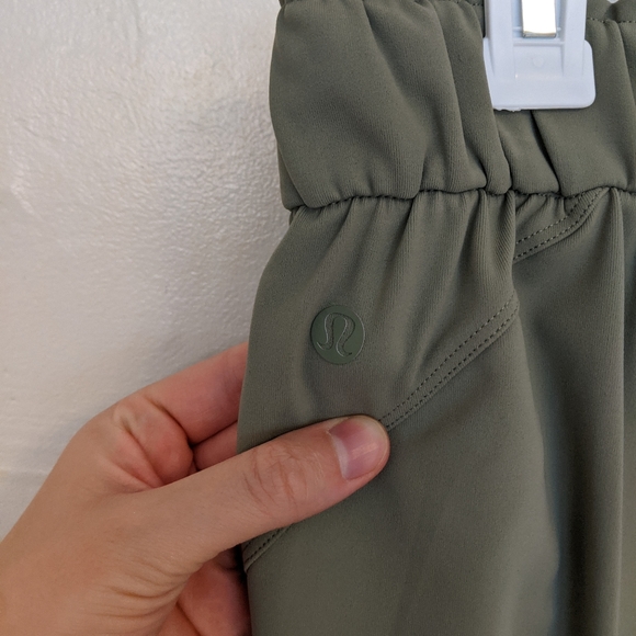 Lululemon Keep Moving 7/8 Drawstring Pants in Rosemary - Picture 3 of 8